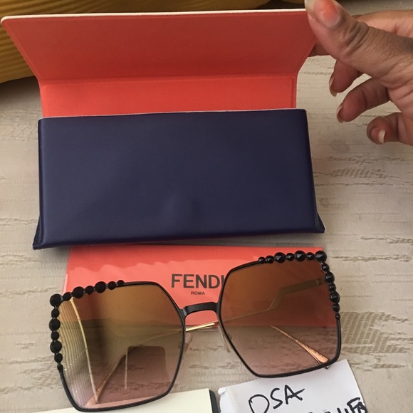 Fendi Can eye Sunglasses. Show stopper. - Picture 4 of 7
